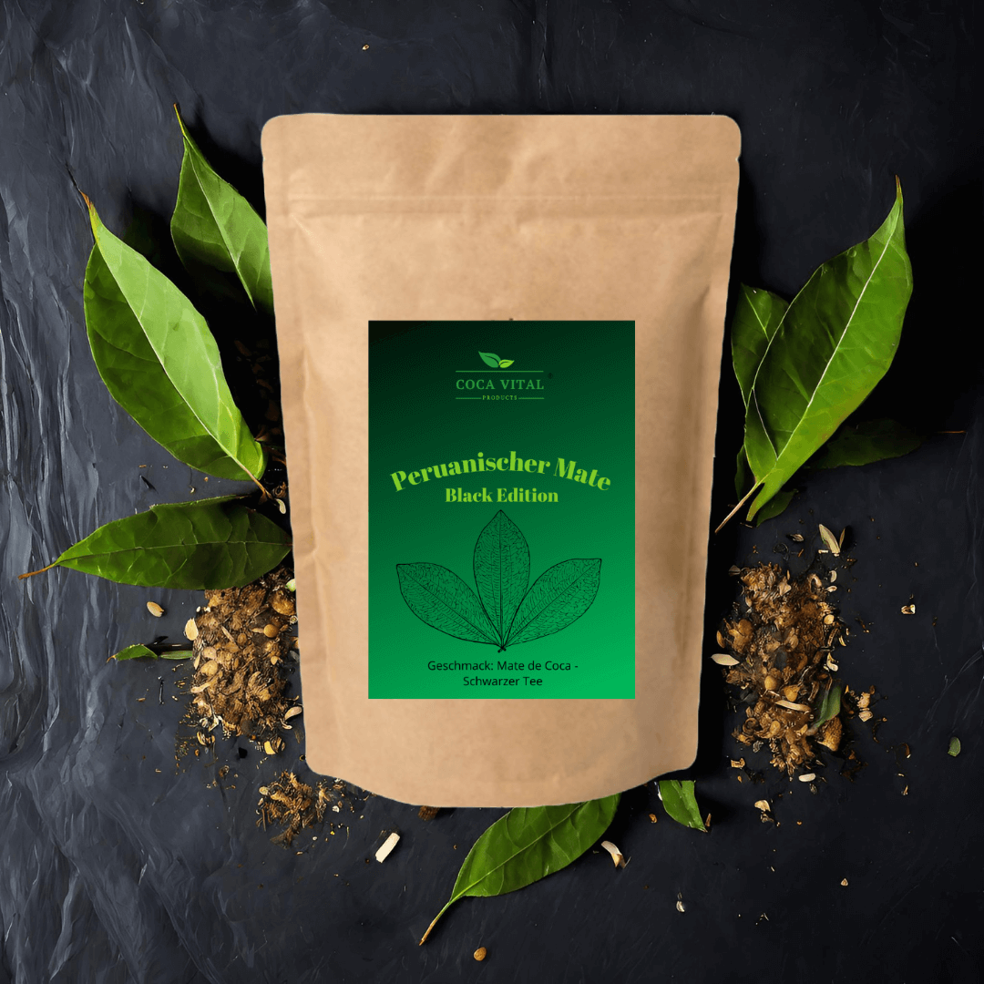 Coca Vital Black Edition – Elegante Teemischung mit dem Geschmack von Mate de Coca und feinem Schwarzem Tee, präsentiert vor dunklem Hintergrund mit Cocablättern.