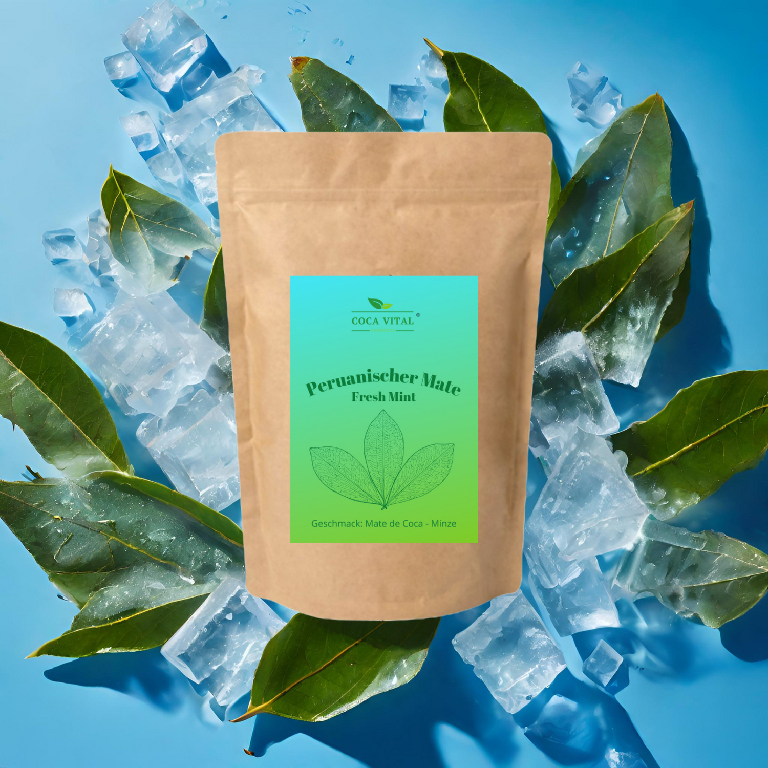 Coca Vital Fresh Mint Tee – erfrischende Mischung mit Minz-Aroma und natürlichen Zutaten, präsentiert auf Eis und Blättern vor blauem Hintergrund.